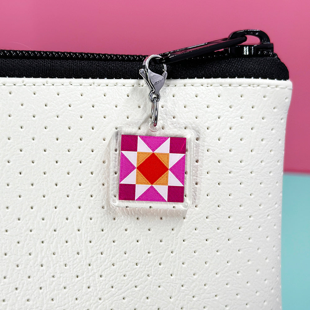Quilty Zipper Charm - Lesbian Pride