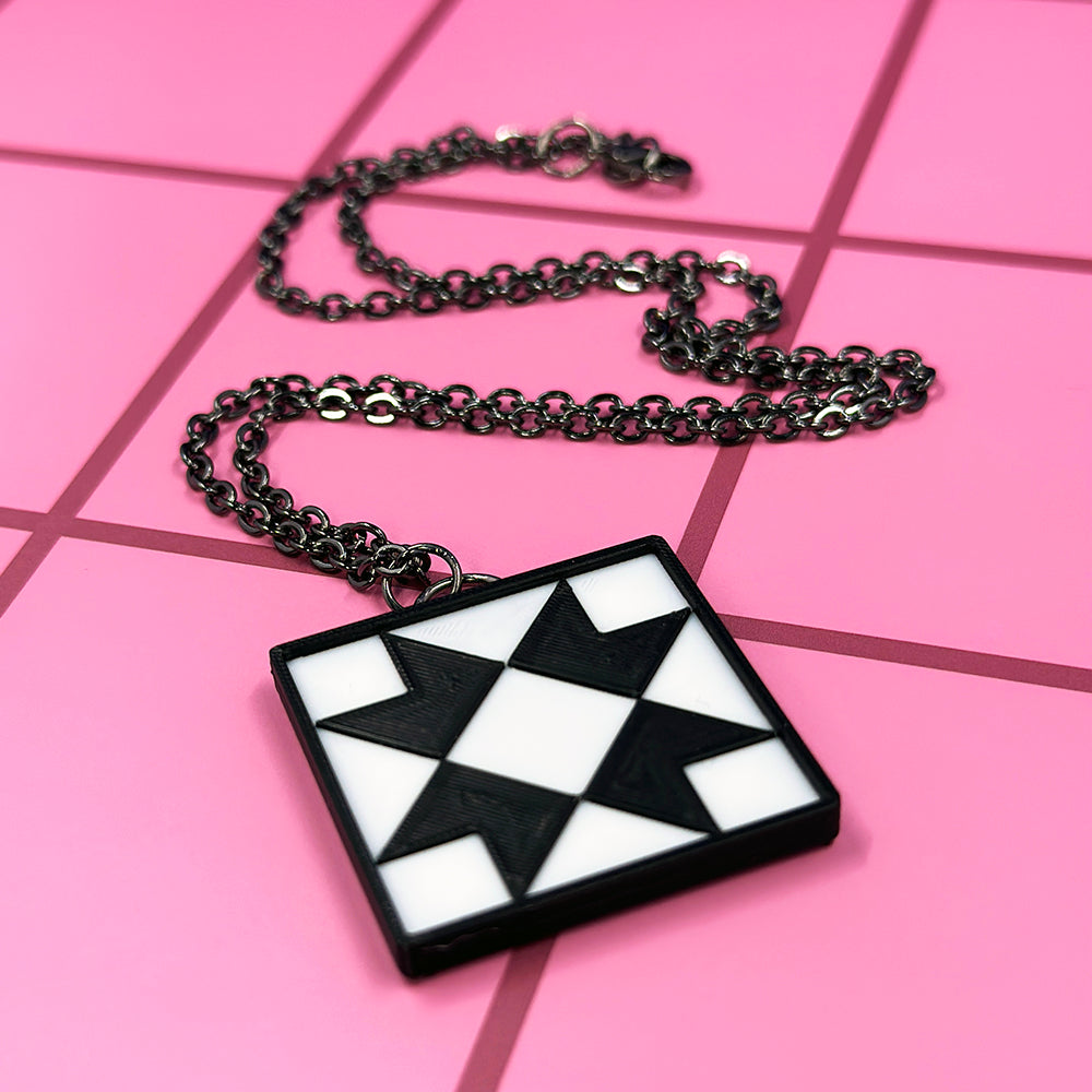 Quilty Necklace - Black