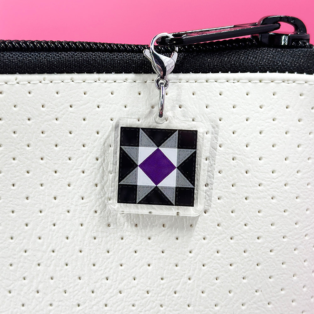 Quilty Zipper Charm - Asexual Pride