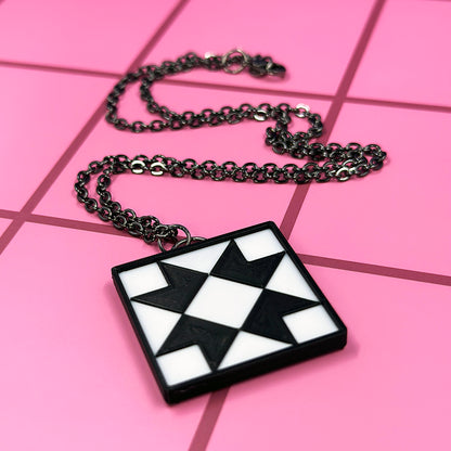 Quilty Necklace - Black